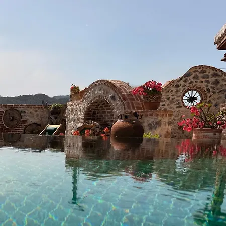 Vila Luxury Stone With Salt Water Pool And Jacuzzi